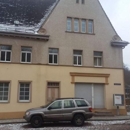 Ferienwohnung Wettin Am Petersbrunnen Bagian luar foto
