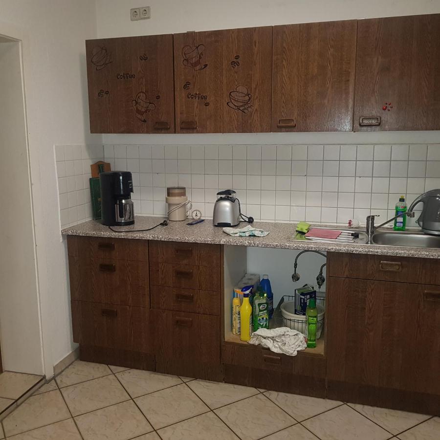 Ferienwohnung Wettin Am Petersbrunnen Bagian luar foto